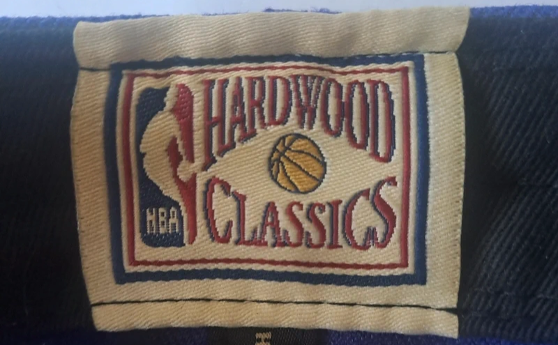 Mitchell & Ness Phoenix Suns Snapback – NBA Retro Cap