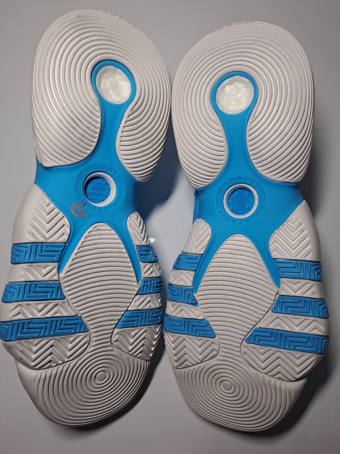 adidas Trae Young 2.0 – Sky Rush / Almost Blue | Basketballschuhe | Größe US 9 / EU 42