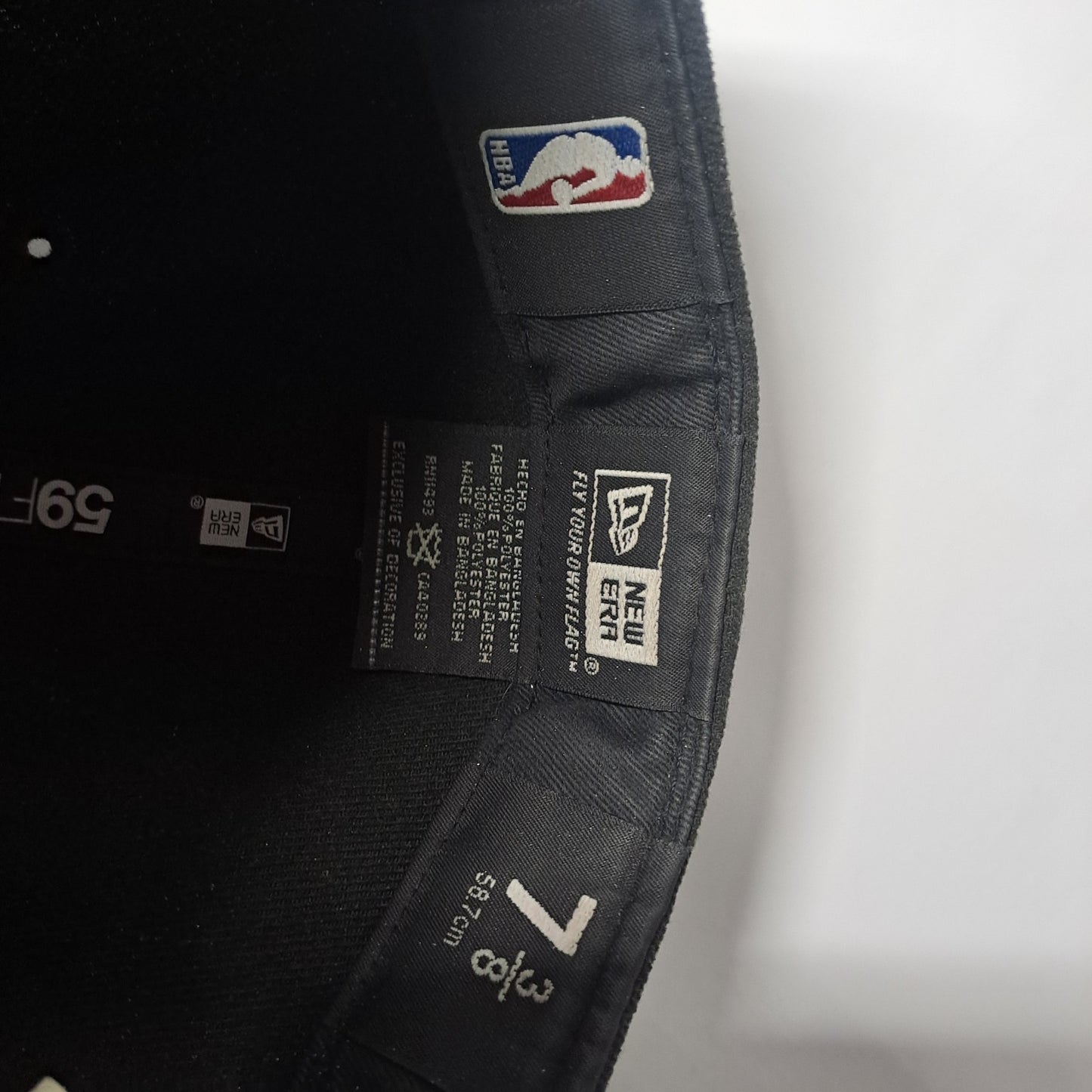 New Era 59FIFTY Brooklyn Nets Fitted Cap – Schwarz/Rot (Größe 7 3/8)