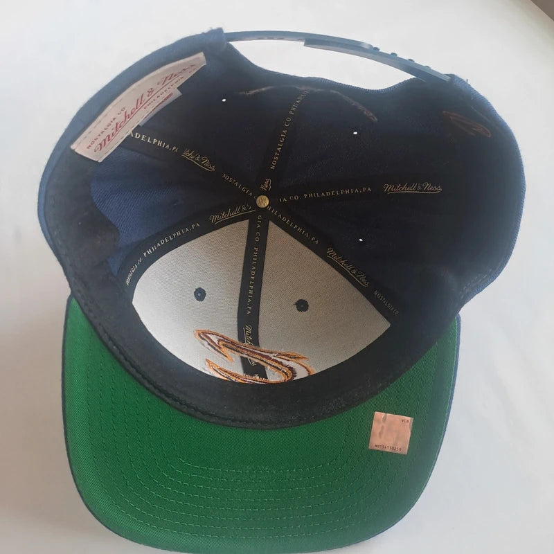 Mitchell & Ness Cleveland Cavaliers Snapback – Navy
