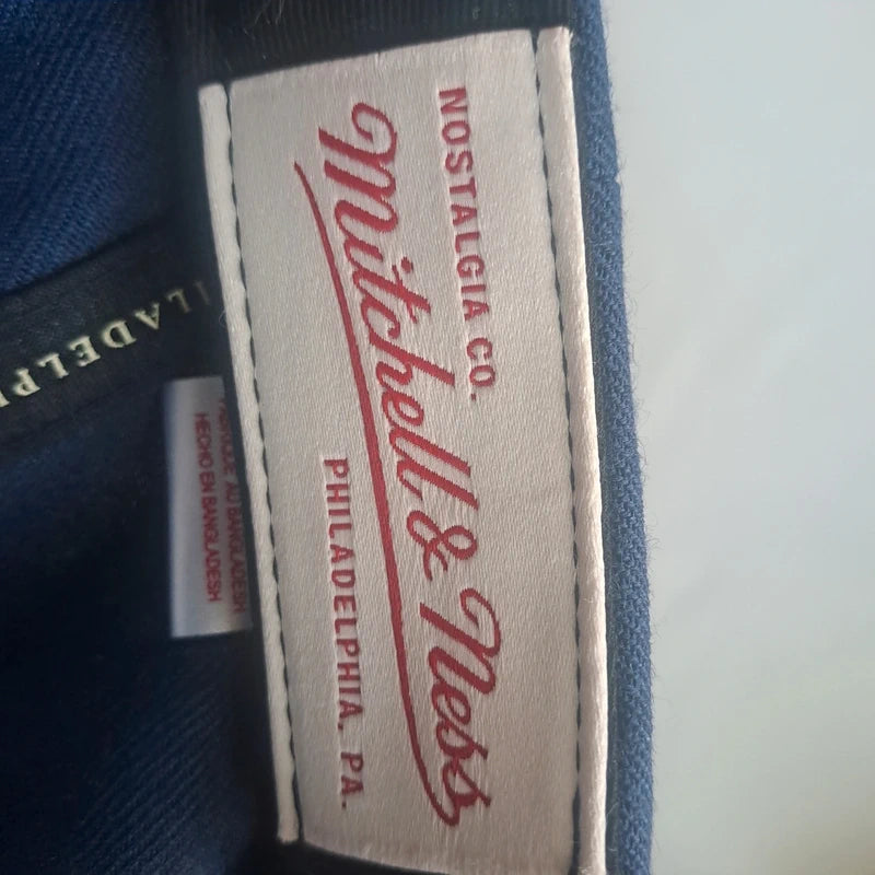 Mitchell & Ness Cleveland Cavaliers Snapback – Navy