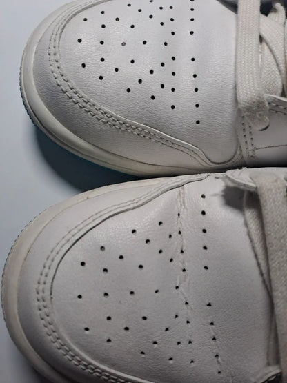 Air Jordan 1 Mid – White / Powder Blue (EU 39)