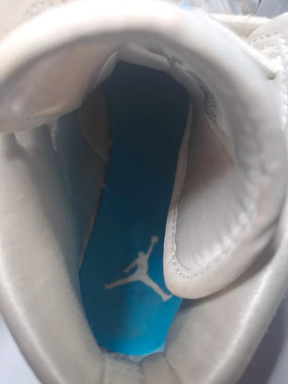 Air Jordan 1 Mid – White / Powder Blue (EU 39)