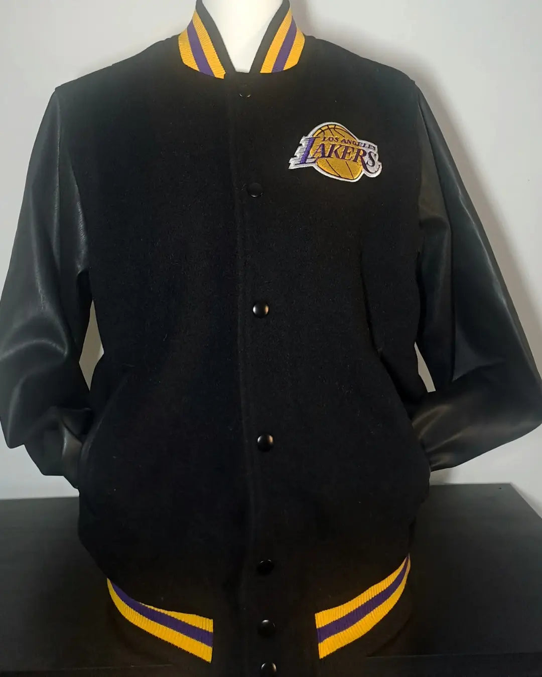 Los Angeles Lakers Varsity Jacket by New Era | Größe S | Top Zustand | Selten in Europa