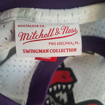 Mitchell & Ness Vince Carter Toronto Raptors 1998-99 Swingman Trikot – Weiß – Gr. S