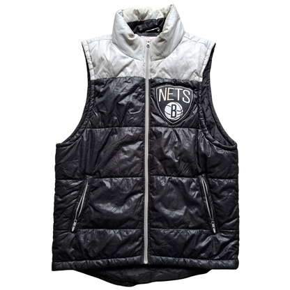 Brooklyn Nets Steppweste (Puffer Vest) – Mitchell & Ness – Gr. S