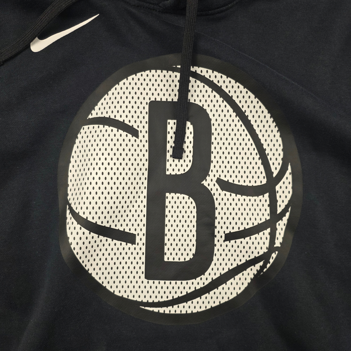 Brooklyn Nets Logo Hoodie – Nike (schwarz) – Gr. L