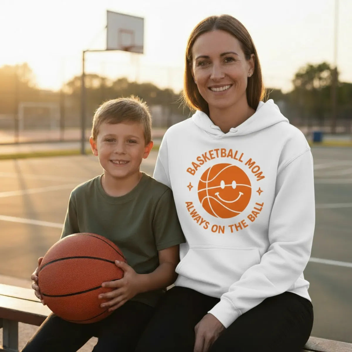 Basketball Mom Hoodie – Always on the Ball | Nachhaltiger Bio-Hoodie von CourtKings