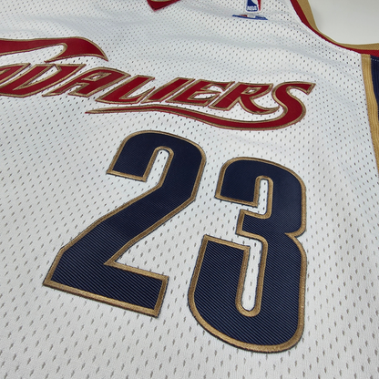 Cleveland Cavaliers LeBron James #23 Trikot – Champion (weiß) – Gr. S