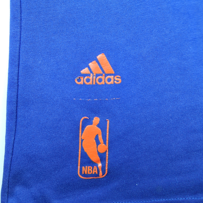 New York Knicks Logo Tank Top – adidas Sample (blau) – Gr. M