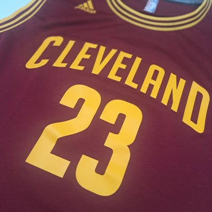 Adidas Cleveland Cavaliers #23 LeBron James NBA Jersey – Vintage Bordeaux Herren M | Secondhand