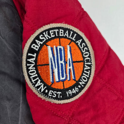 Chicago Bulls Kapuzen-Jacke – Starter Vintage 90s (rot/grau) – Gr. L